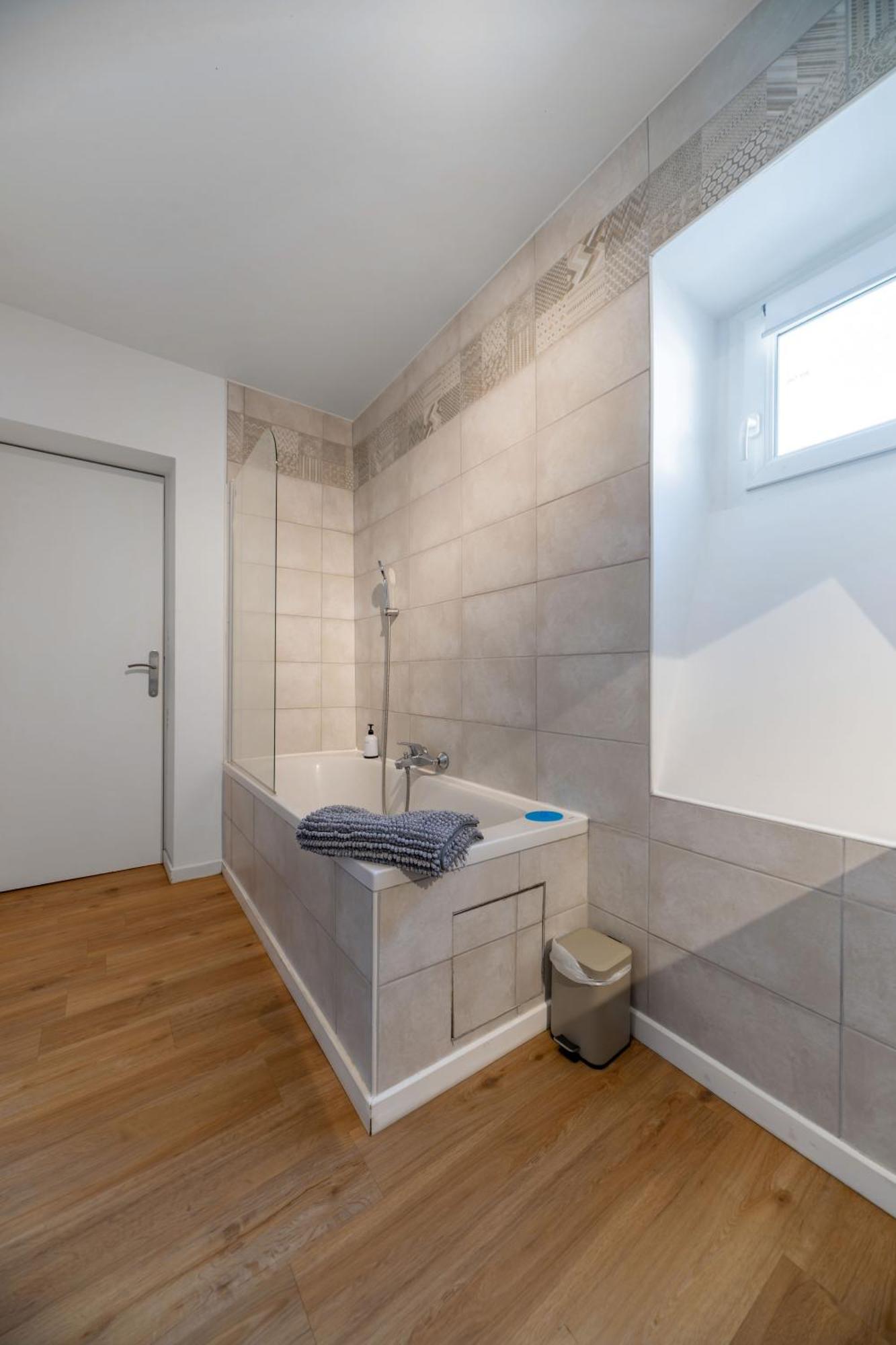 Le Celestin - Appartement 2 Chambres Avec Jardin En Centre Ville فيشي المظهر الخارجي الصورة