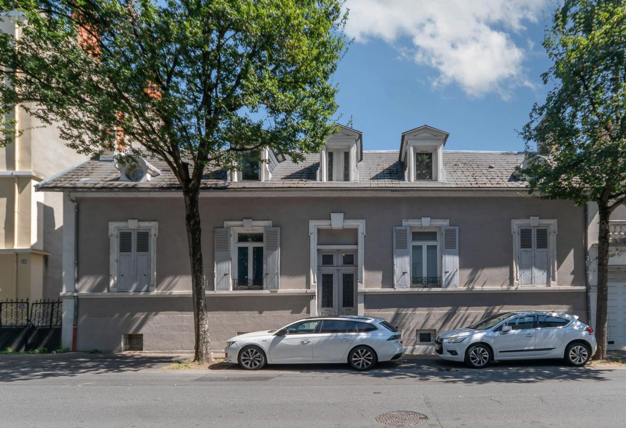 Le Celestin - Appartement 2 Chambres Avec Jardin En Centre Ville فيشي المظهر الخارجي الصورة